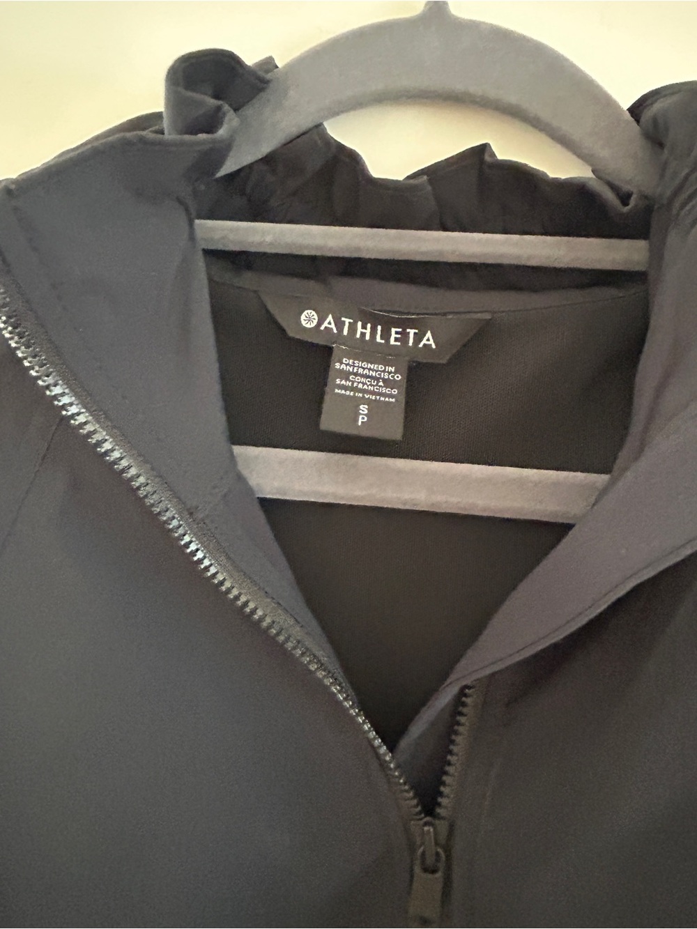 Athleta Black Advantage poplin high low rain resistance jacket ruffle collar - Picture 3 of 5